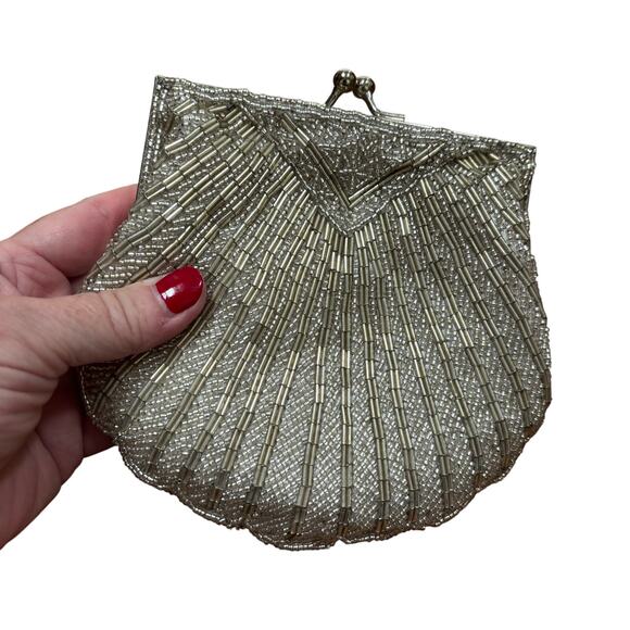 Silver beaded clamshell evening bag dressy prom wedding purse chain kiss clasp - Picture 2 of 9